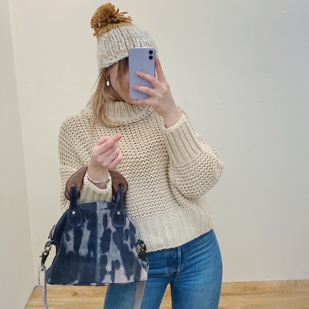 NWT Free People Tie Dye Mini Willow Bag / Blue - Picture 3 of 8